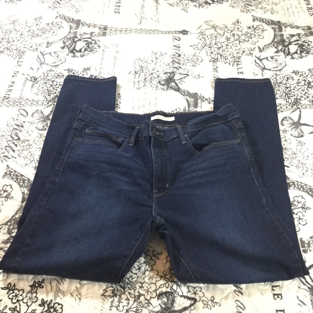 NWOT Levi slimming skinny jeans